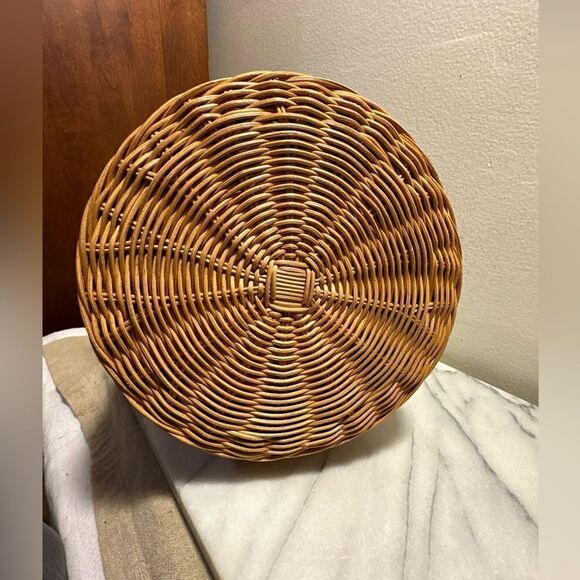 Frances Valentine bucket purse wicker bottom neon green NWT missing strap - Picture 12 of 16